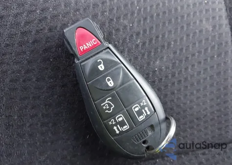 2011 Chrysler Town & Country Touring из США, поврежденный, VIN 2A4RR5DG8BR739489